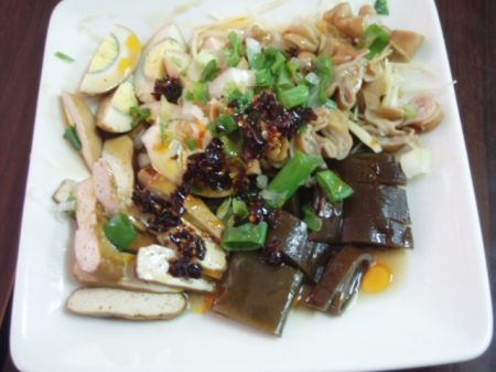 大方蘭州拉麵館：蘭州刀削半筋半肉拉麵我最愛