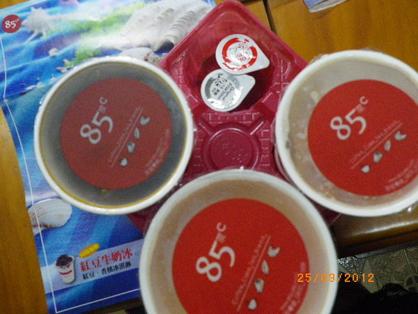 85度C咖啡蛋糕烘焙專賣店(內壢中華店)：85度C的可口夜消˙兌換卷的免費招待