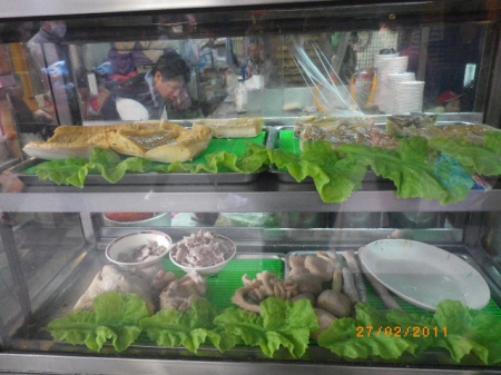 南門市場米粉湯： [南門市場]美味小吃～米粉湯