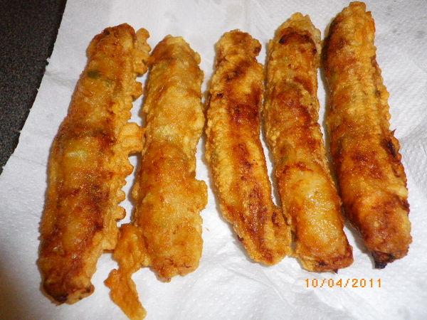 周氏蝦捲(老店)：好吃的[周氏蝦捲]自己炸