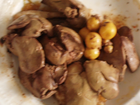 中平黃昏市場甘蔗雞鹽水雞：黃昏市場最夯的排隊人氣攤位