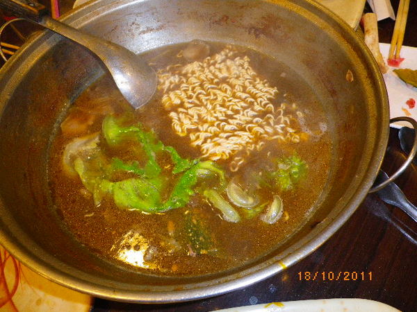 小肥羊專業羊肉:慶生挑選小肥羊.85度C的蛋糕劃下美好句點