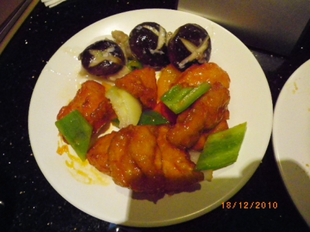 錢櫃KTV(桃園中華店):老中青K歌歡唱笑開懷