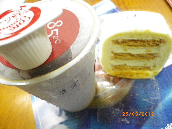 85度C咖啡蛋糕烘焙專賣店(內壢中華店)：85度C的可口夜消˙兌換卷的免費招待