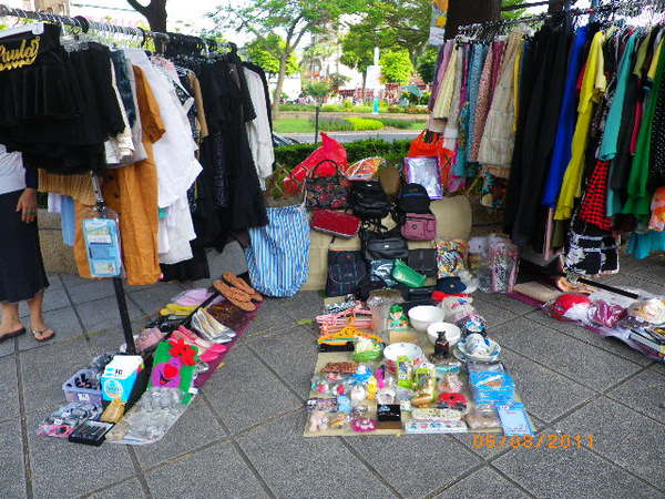 天母廣場：好康集中營[天母廣場-跳蚤市場]