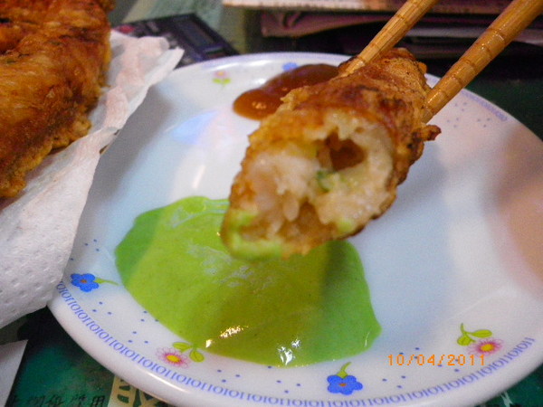 周氏蝦捲(老店)：好吃的[周氏蝦捲]自己炸