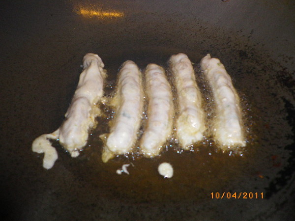 周氏蝦捲(老店)：好吃的[周氏蝦捲]自己炸