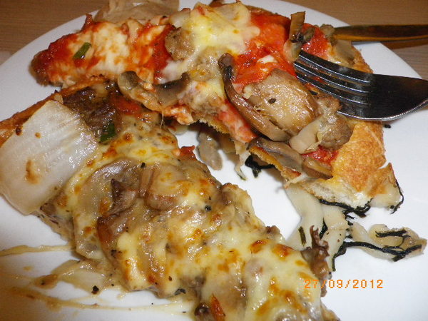 Pizza Hut 必勝客 歡樂吧(中壢中山店):『Pizza吃到飽!必勝客歡樂吧日本季』-幫丫頭餞行的好地方