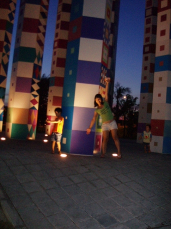 2009世運會主場館(The Main Stadium for 2009 World Games)：高雄世運館前噴水池>幼兒的樂園