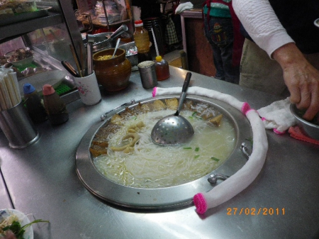 南門市場米粉湯： [南門市場]美味小吃～米粉湯