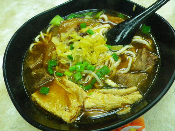 老師傅牛肉麵：中原夜市-老師傅牛肉麵