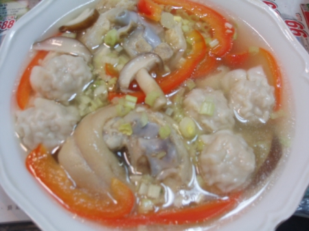 桂冠雲吞：鮮蝦雲吞VS豬腳湯