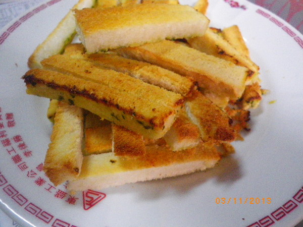 禾馬烘焙:酥脆爽口的蒜香條˙一口接一口捨不得罷休