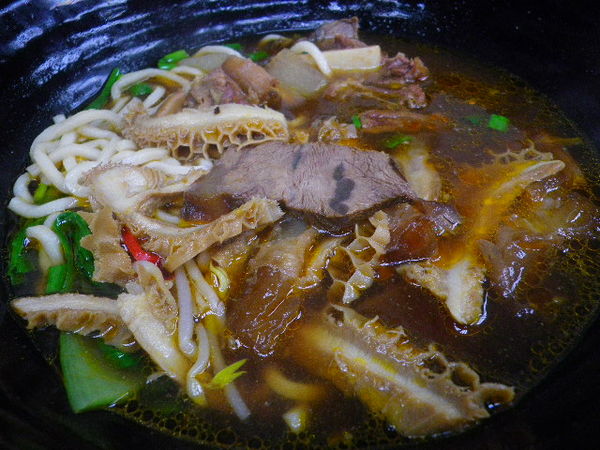 老師傅牛肉麵：中原夜市-老師傅牛肉麵