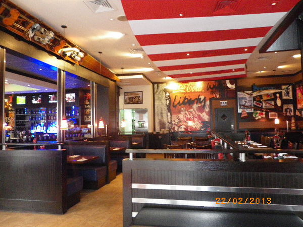 T.G.I. FRiDAY'S 傑克丹尼爾組合餐：三訪始得其門而入   溫馨美味的午餐約會