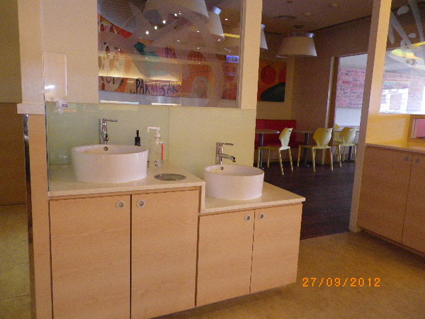 Pizza Hut 必勝客 歡樂吧(中壢中山店):『Pizza吃到飽!必勝客歡樂吧日本季』-幫丫頭餞行的好地方