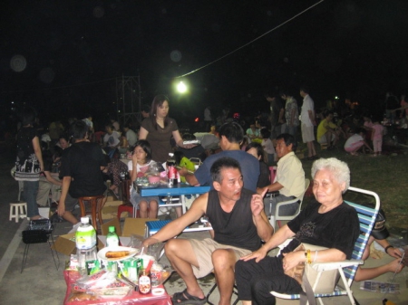 陸光新城【跳蚤市場】賀新春:陸光新城B區~月光晚會