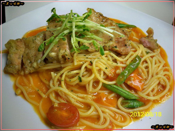 胖達豬排+西西里番茄炒肉醬義大利麵