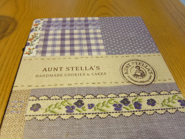 詩特莉(中壢店)：燈光美氣氛佳，服務親切的【Aunt Stella's Handmade cookies and cake詩特莉】桃園，中壢Sogo