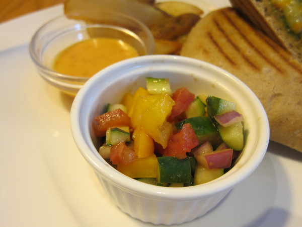 詩特莉(中壢店)：燈光美氣氛佳，服務親切的【Aunt Stella's Handmade cookies and cake詩特莉】桃園，中壢Sogo