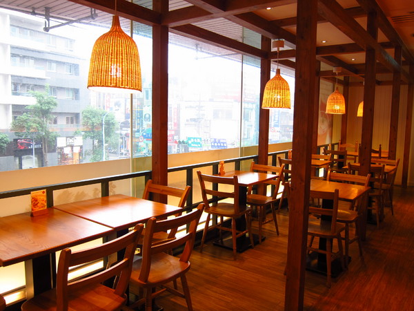 詩特莉(中壢店)：燈光美氣氛佳，服務親切的【Aunt Stella's Handmade cookies and cake詩特莉】桃園，中壢Sogo