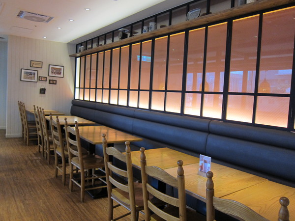 詩特莉(中壢店)：燈光美氣氛佳，服務親切的【Aunt Stella's Handmade cookies and cake詩特莉】桃園，中壢Sogo