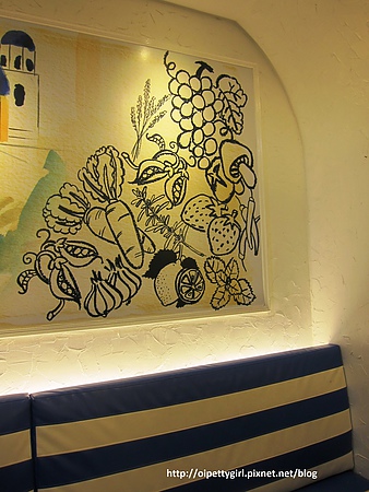 21世紀風味館/台南西門三越:『21世紀風味館』之小2魔吃惡魔烤雞,嘿嘿嘿!【愛評陸拾陸卷】