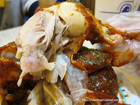 21世紀風味館/台南西門三越:『21世紀風味館』之小2魔吃惡魔烤雞,嘿嘿嘿!【愛評陸拾陸卷】