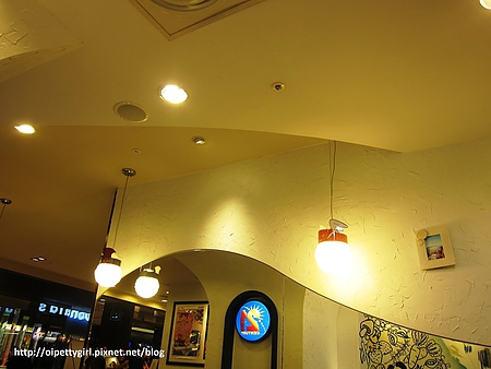 21世紀風味館/台南西門三越:『21世紀風味館』之小2魔吃惡魔烤雞,嘿嘿嘿!【愛評陸拾陸卷】