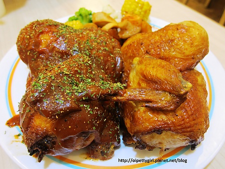 21世紀風味館/台南西門三越:『21世紀風味館』之小2魔吃惡魔烤雞,嘿嘿嘿!【愛評陸拾陸卷】