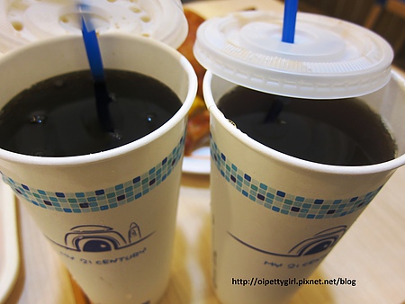 21世紀風味館/台南西門三越:『21世紀風味館』之小2魔吃惡魔烤雞,嘿嘿嘿!【愛評陸拾陸卷】