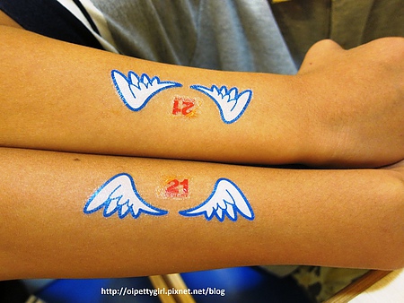 21世紀風味館/台南西門三越:『21世紀風味館』之小2魔吃惡魔烤雞,嘿嘿嘿!【愛評陸拾陸卷】