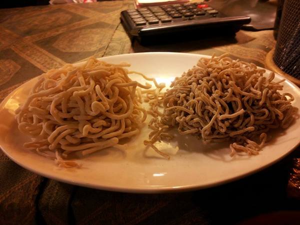 味之初拉麵((東海總店))：【台中東海】味之初拉麵　湯頭濃郁麵條Ｑ，但食量大可能吃不飽