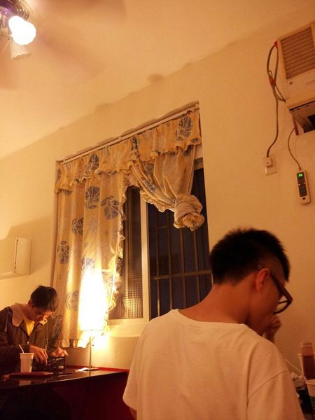 味之初拉麵((東海總店))：【台中東海】味之初拉麵　湯頭濃郁麵條Ｑ，但食量大可能吃不飽