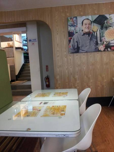 香港故事茶餐廳(東海店):【台中東海】靓品香港茶餐廳 巷弄中的茶餐廳