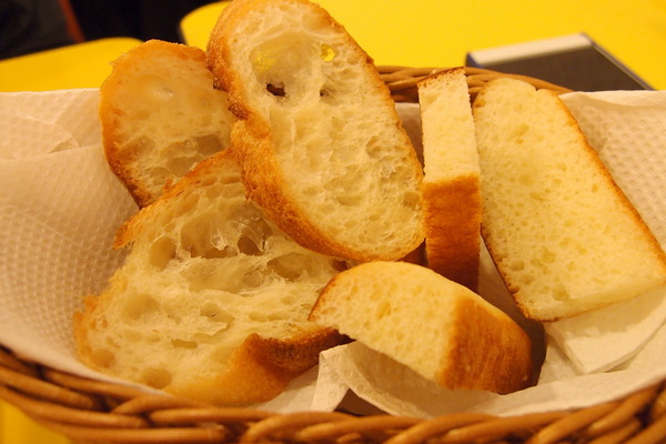 Mr.Smile 微笑先生:<邀約>【台北大安】Mr.Smile 微笑先生-超香濃的花生醬漢堡!