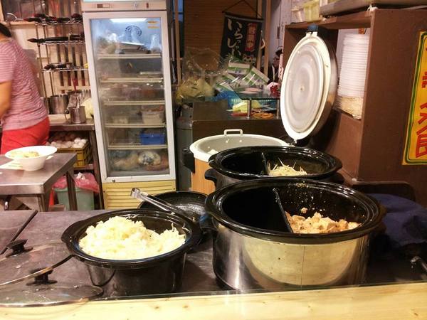 蘭花亭:【台中東海】蘭花亭-滑嫩又香濃的咖哩蛋包飯