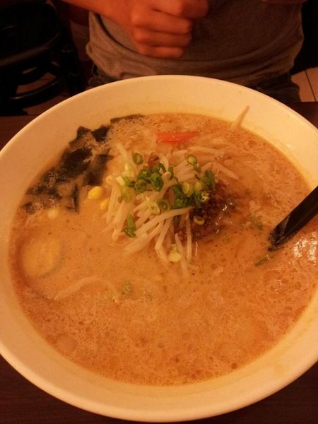 味之初拉麵((東海總店))：【台中東海】味之初拉麵　湯頭濃郁麵條Ｑ，但食量大可能吃不飽