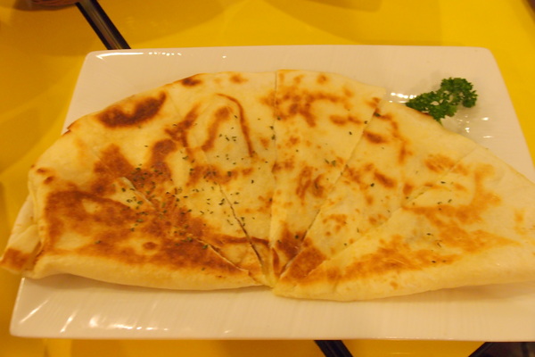 Mr.Smile 微笑先生:<邀約>【台北大安】Mr.Smile 微笑先生-超香濃的花生醬漢堡!