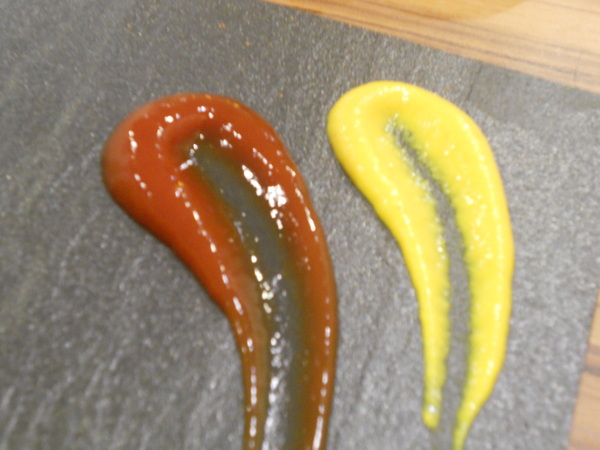 What's burger：＜口碑券＞【一中商圈】What's burger　菠蘿麵包漢堡　特別又好吃！