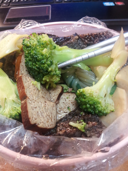 魯夫滷味:【台中東海】魯夫滷味-獨特中藥湯頭,還可以喝唷