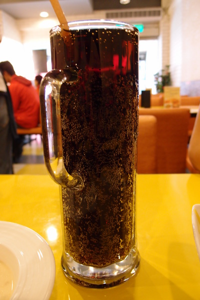 Mr.Smile 微笑先生:<邀約>【台北大安】Mr.Smile 微笑先生-超香濃的花生醬漢堡!