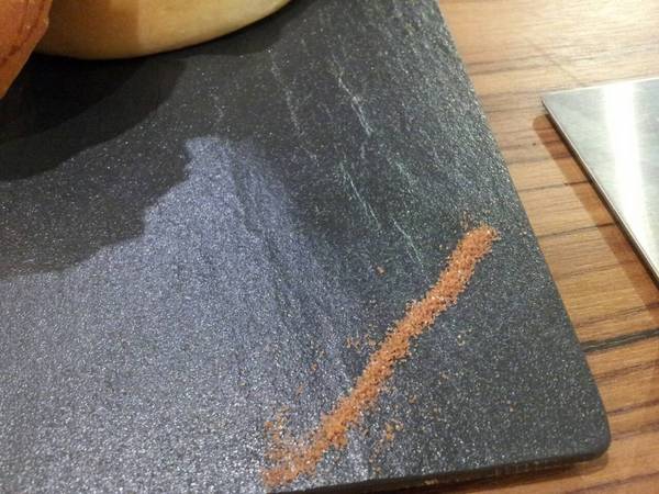 What's burger：＜口碑券＞【一中商圈】What's burger　菠蘿麵包漢堡　特別又好吃！