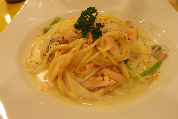 Mr.Smile 微笑先生:<邀約>【台北大安】Mr.Smile 微笑先生-超香濃的花生醬漢堡!