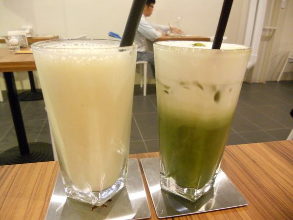 What's burger：＜口碑券＞【一中商圈】What's burger　菠蘿麵包漢堡　特別又好吃！