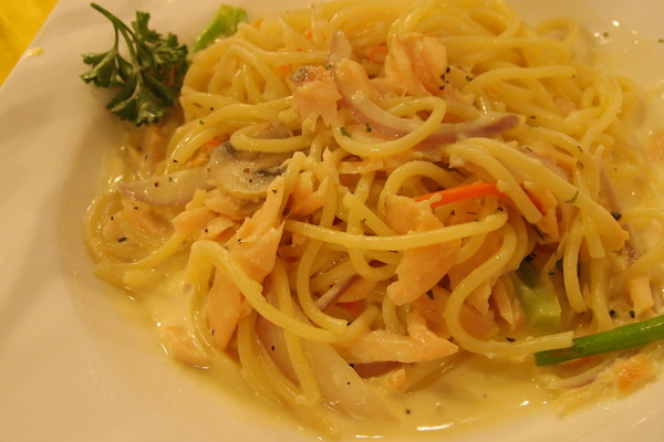 Mr.Smile 微笑先生:<邀約>【台北大安】Mr.Smile 微笑先生-超香濃的花生醬漢堡!