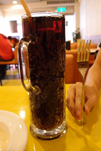 Mr.Smile 微笑先生:<邀約>【台北大安】Mr.Smile 微笑先生-超香濃的花生醬漢堡!