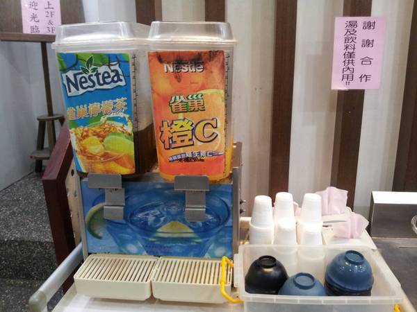 九州拉麵:【台中逢甲】九州拉麵-超平價又好吃的白拉麵只要65喔 !