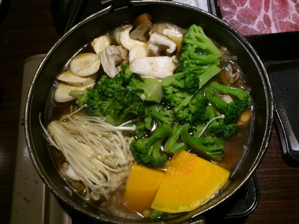 本沐食堂：【本沐食堂壽喜燒】吃到飽