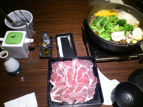 本沐食堂：【本沐食堂壽喜燒】吃到飽